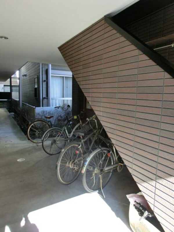 その他(敷地内駐輪場)