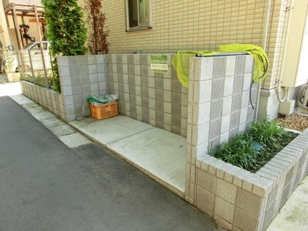 共有部分(敷地内ゴミ置き場)