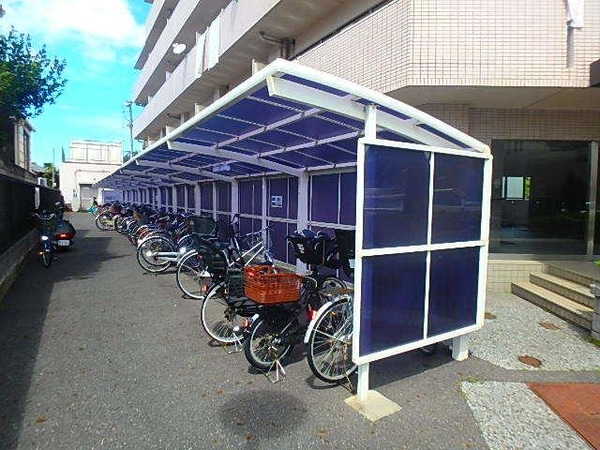 共有部分(屋根付駐輪場)