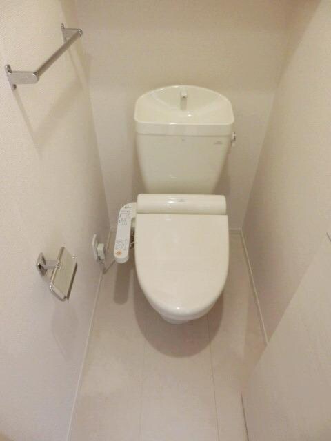 物件内観写真7　(ウォシュレット完備)