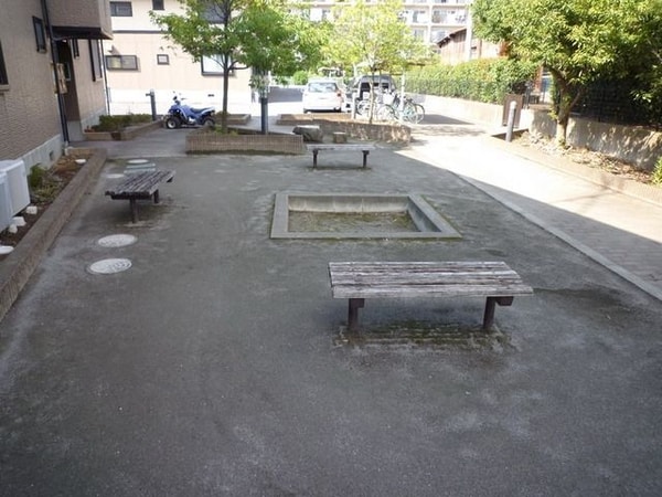 その他(敷地内広場)
