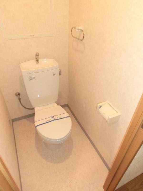 トイレ(清潔感のあるトイレです)