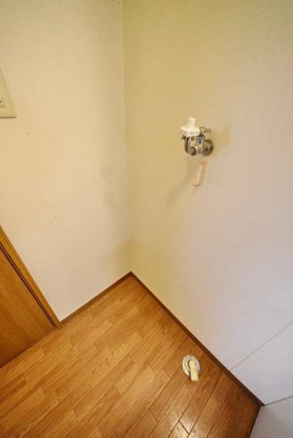 設備(室内洗濯機置場)