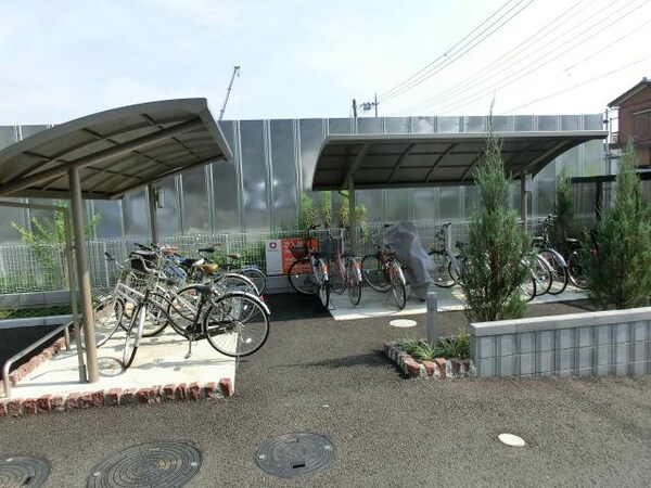 共有部分(屋根付き駐輪場)