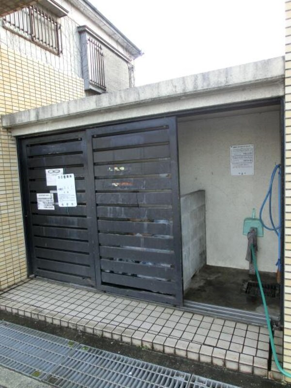 共有部分(敷地内ゴミ置き場)
