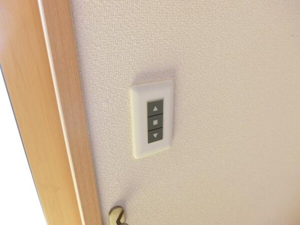 設備(電動シャッター)
