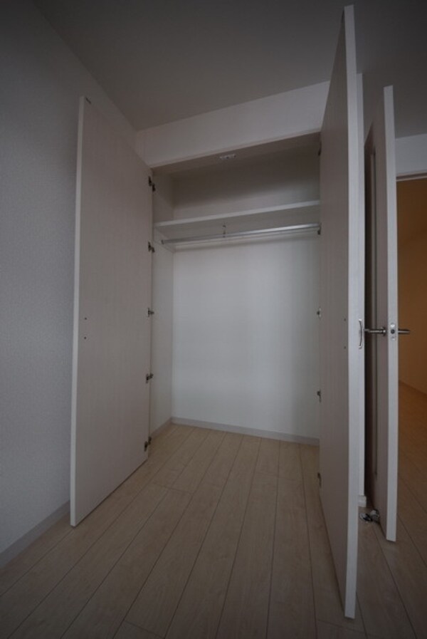 設備(※同建物　反転タイプ別室の参考写真　現況優先)