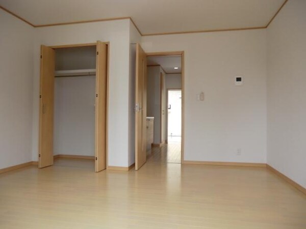 リビング・居室(南西向きの明るいお部屋)