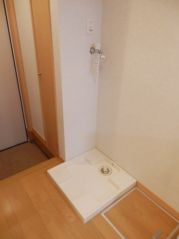 設備(室内洗濯機置場)