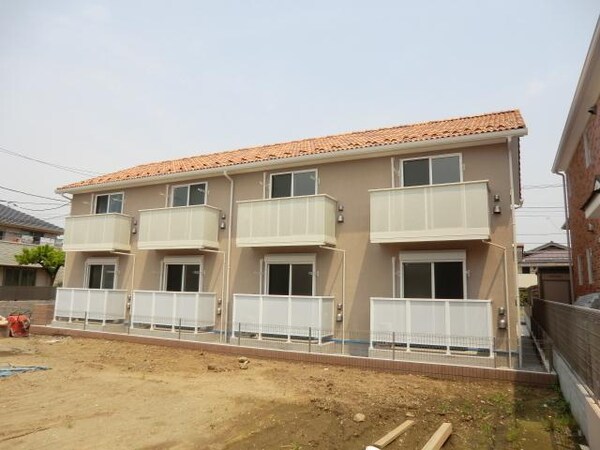 外観(全室南西向きのアパート)