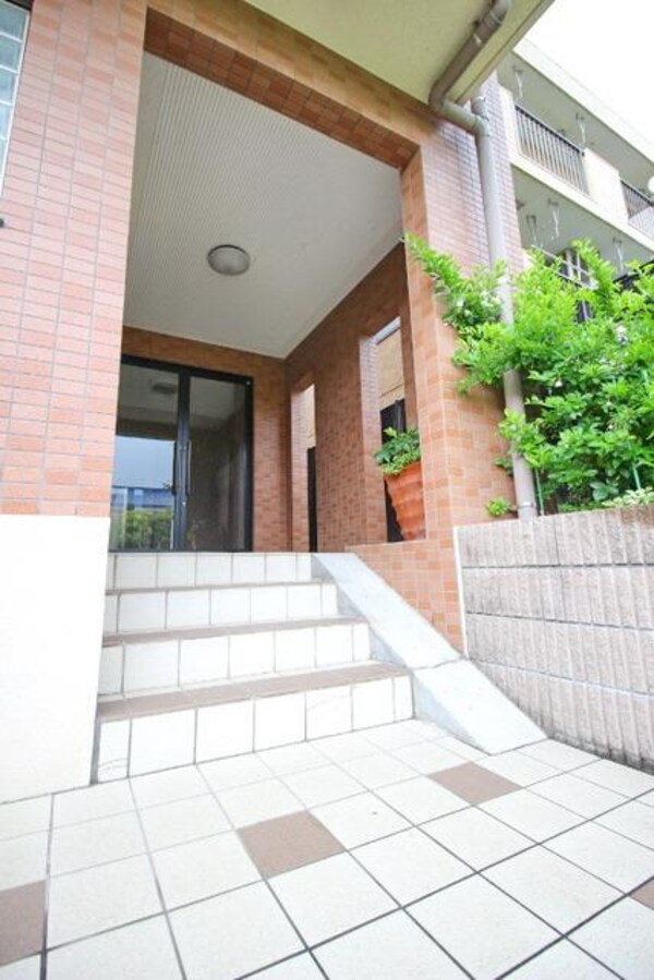 エントランス(プライバシーにも考慮したエントランス)