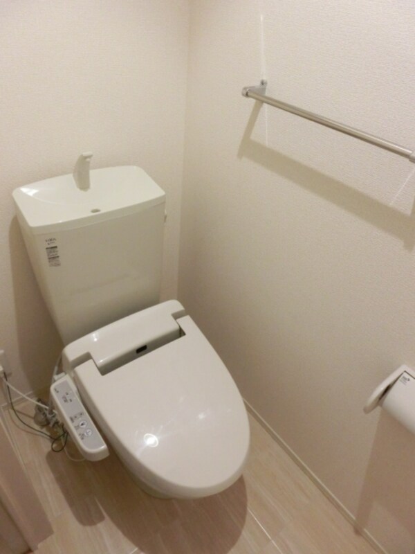 トイレ(ウォシュレット完備)