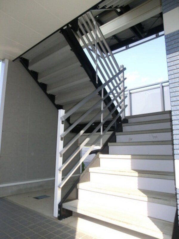 エントランス(上へと続く階段)