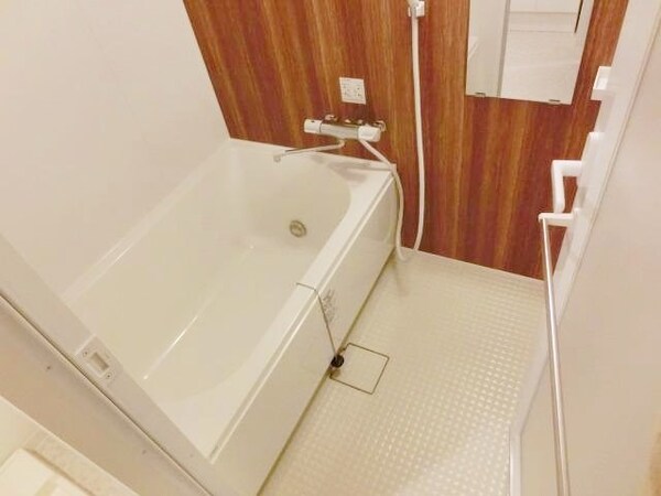 バス／シャワールーム等(ゆったり出来るバスルーム)