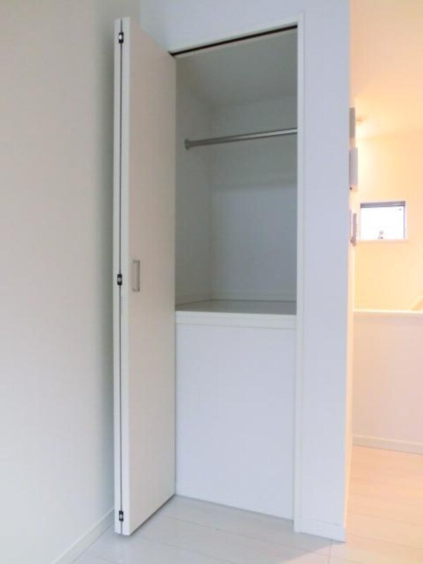 収納(洋服収納　1Fと2Fの2ヶ所にございます)