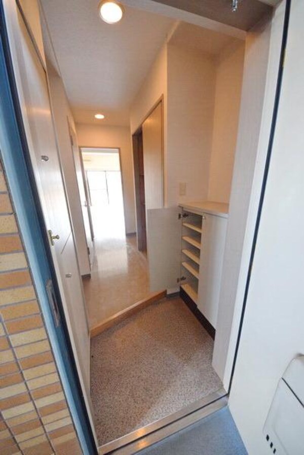 玄関(シューズボックスございます)