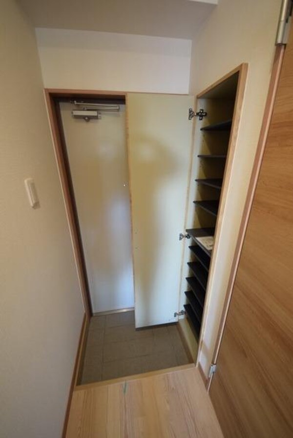 玄関(シューズボックスあり)