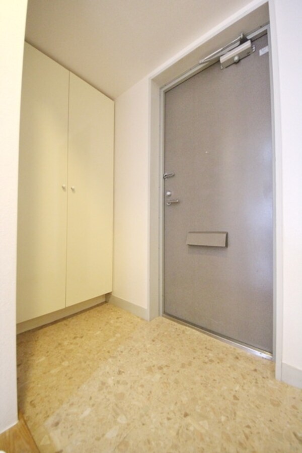 玄関(同建物別室イメージです)