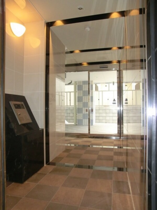 エントランス(オートロック完備)