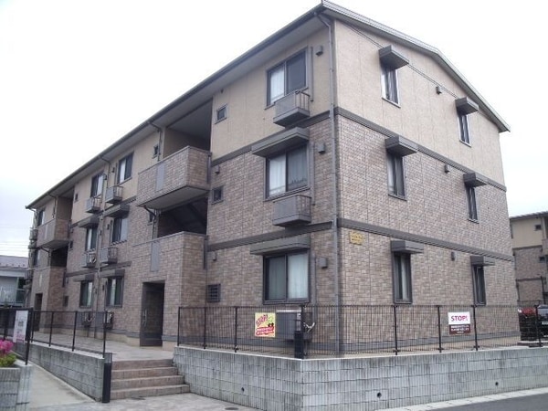 エントランス(綺麗なエントランスです)