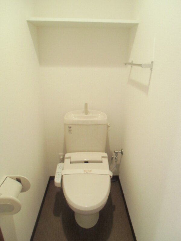 トイレ(ウォシュレットつきトイレ)