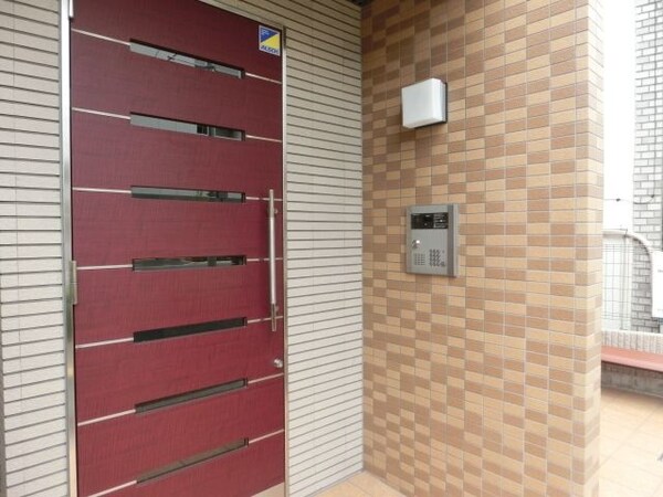 エントランス(オートロック完備)