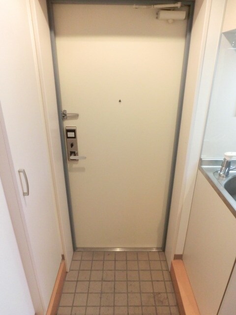 物件内観写真8　(トールタイプのシューズBOX完備)