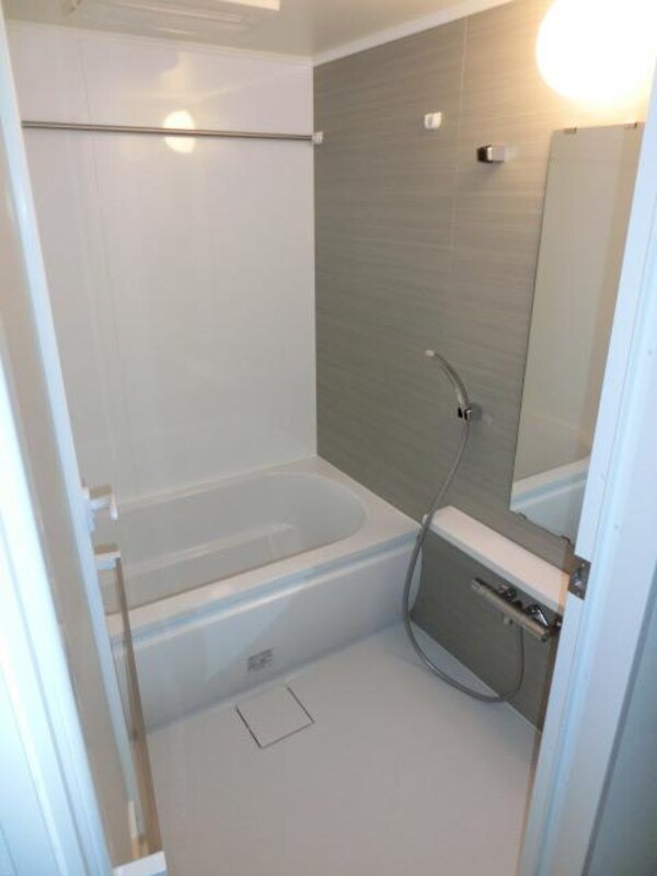 バス／シャワールーム等(広い浴室です)