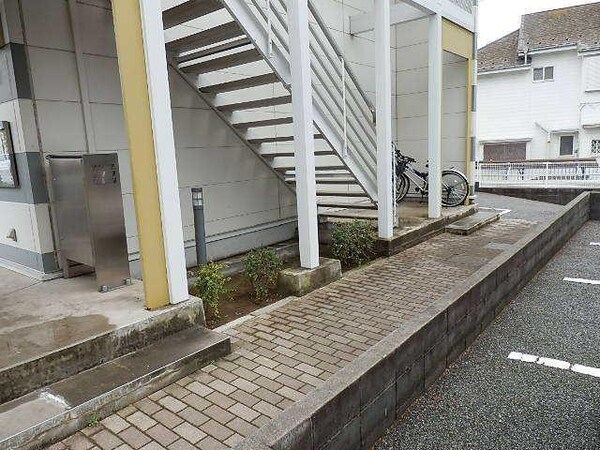 エントランス(敷地内植栽)