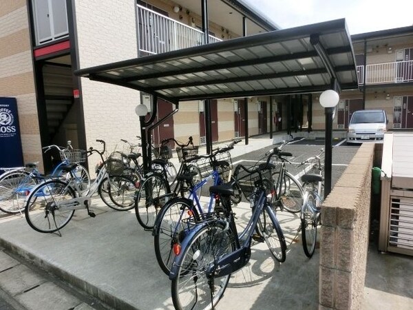 共有部分(屋根付き駐輪場)
