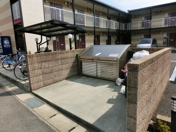 設備(敷地内ゴミステーション)