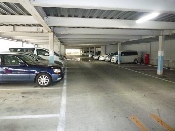 物件内観写真20　(敷地内駐車場)