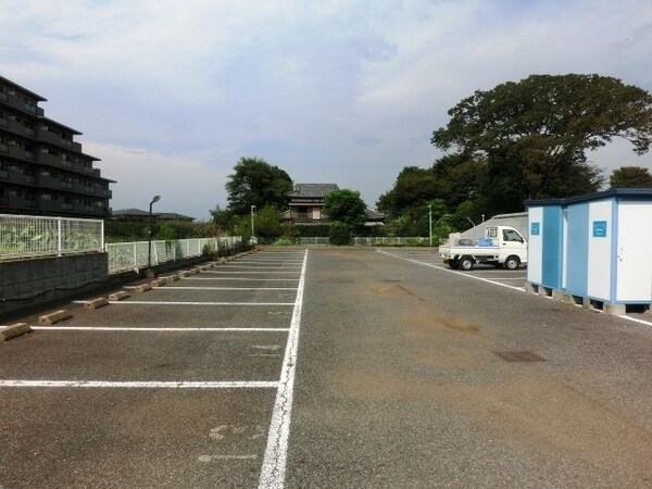 駐車場(敷地内駐車場完備)