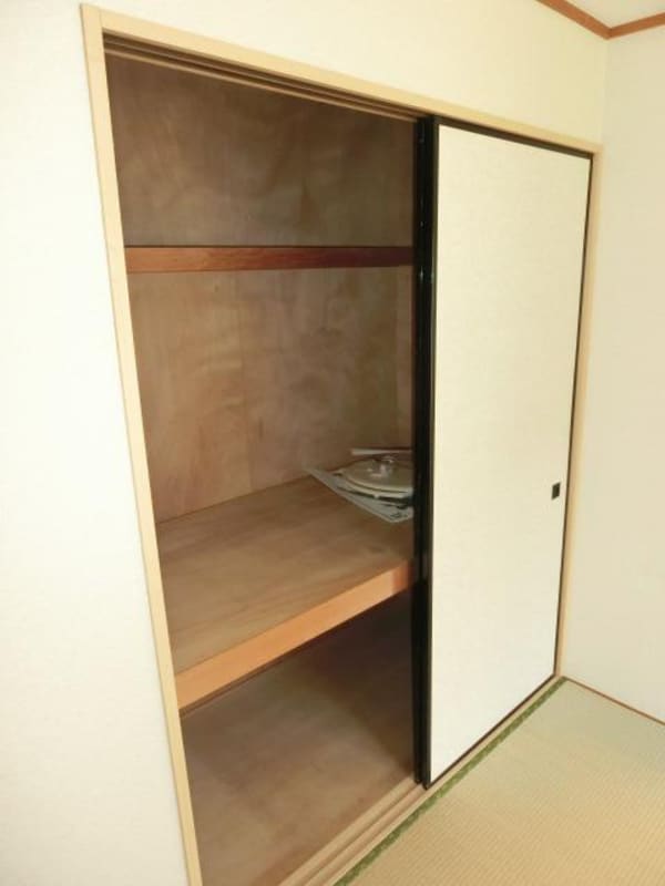 設備(押入れ収納です)