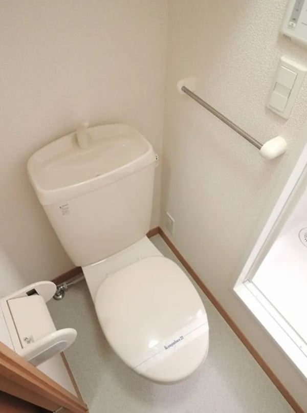 トイレ(ゴミ置き場)
