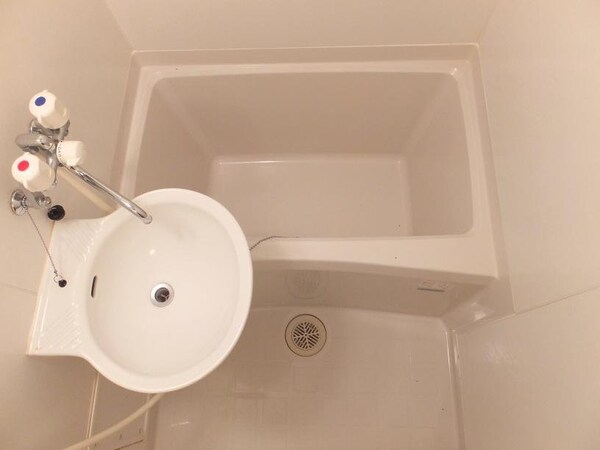 バス／シャワールーム等(浴室乾燥機付きなので雨の日の洗濯物も安心)