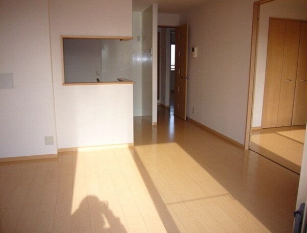 リビング・居室(※別号室参考写真です)