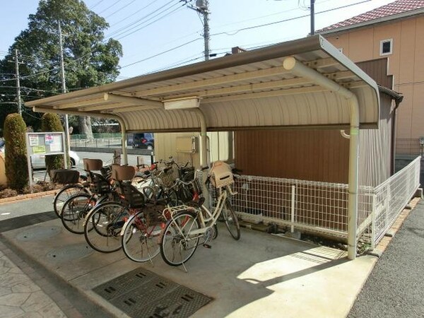共有部分(屋根付き駐輪場)