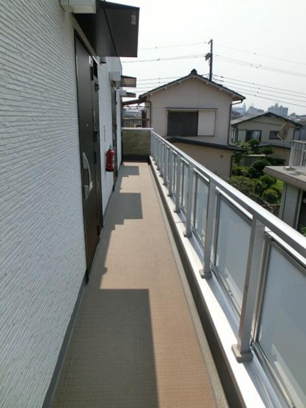 外観(お二階玄関前廊下)