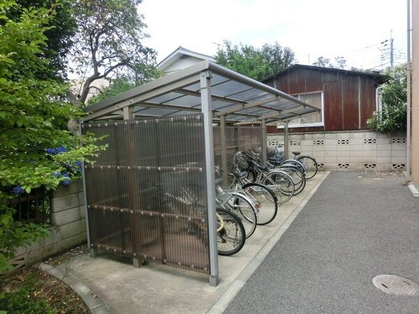共有部分(屋根付き駐輪場)