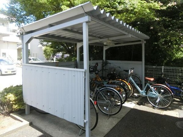 共有部分(屋根付きの駐輪場)