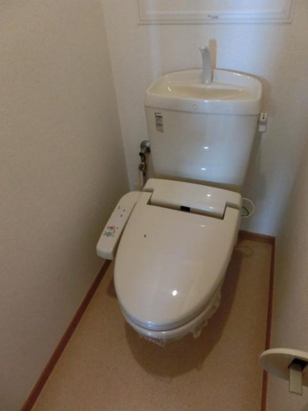 トイレ(ウォシュレット機能付き)