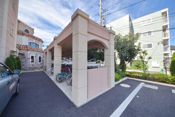 共有部分(屋根付き駐輪場)
