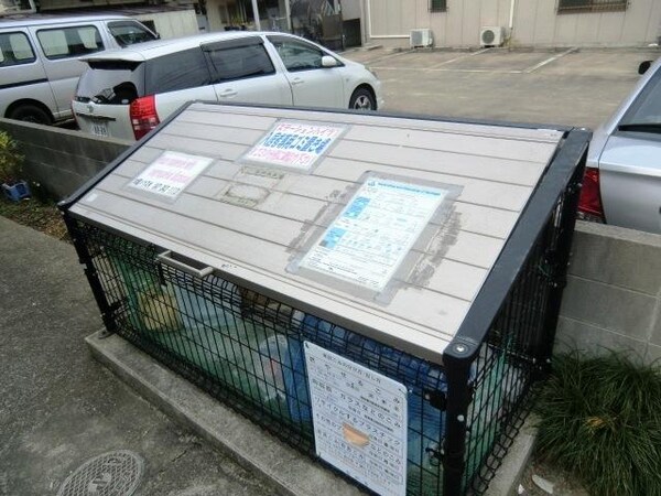 共有部分(敷地内ゴミ置き場)
