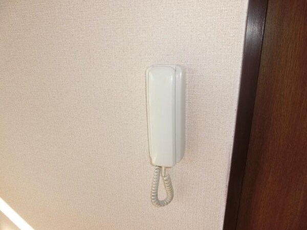 設備(インターホン付)