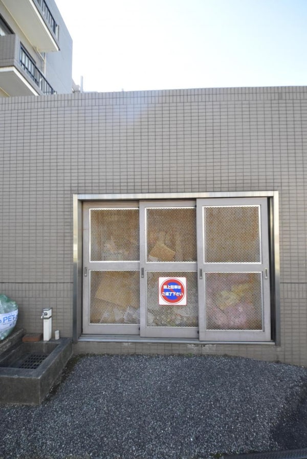 共有部分(敷地内専用ゴミ置き場)