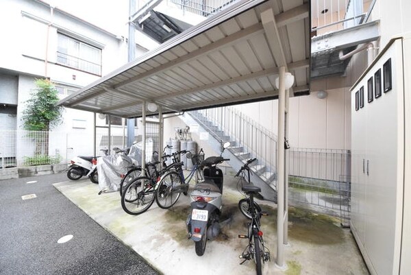 共有部分(屋根付駐輪場)