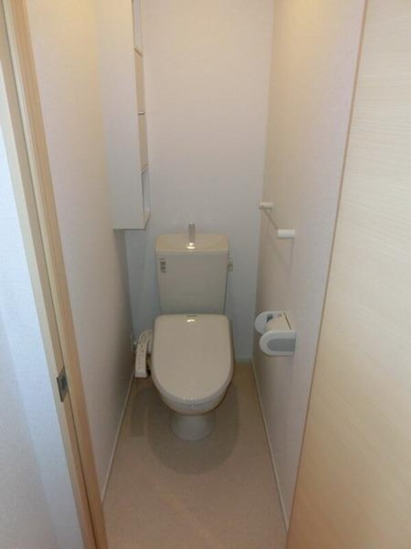 トイレ(ウォシュレット完備)