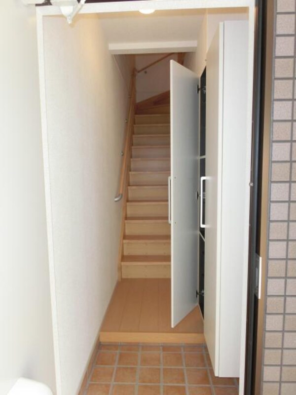 玄関(シューズボックス完備)