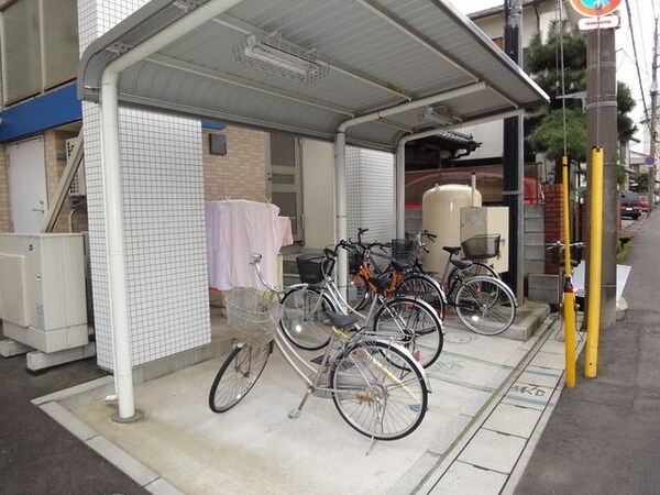 共有部分(屋根付き駐輪場)
